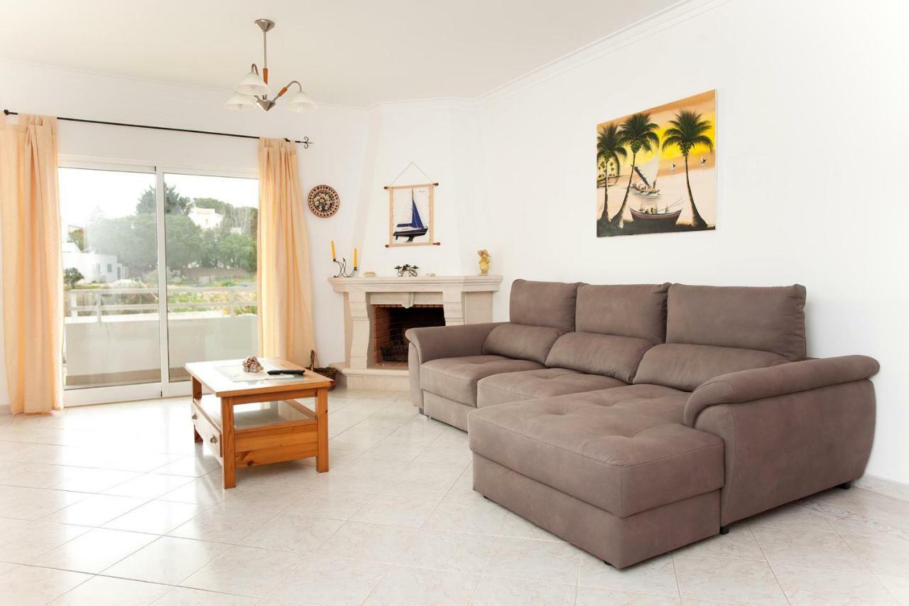 Os Apartamentos A Ramos Na Praia Da Gale Estao Inserido Em Condominio Com Piscina, Fica Apenas A 350 Metros Da Praia Da Gale - Apartamentos Com Ar Condicionado Tanto Nos Quartos Como Na Sala, Smart Tv Com Prime Video E Cozinha Completa Albufeira Exterior foto