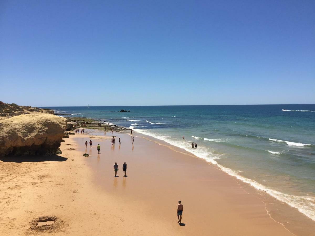 Os Apartamentos A Ramos Na Praia Da Gale Estao Inserido Em Condominio Com Piscina, Fica Apenas A 350 Metros Da Praia Da Gale - Apartamentos Com Ar Condicionado Tanto Nos Quartos Como Na Sala, Smart Tv Com Prime Video E Cozinha Completa Albufeira Exterior foto